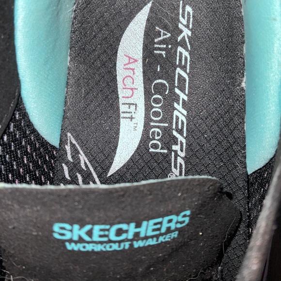 LADIES SKECHERS AIR-COOLED ARCH FIT. SIZE 8.  HAS LOCK LACES.  V GOOD. NO ODORS! - Picture 6 of 11